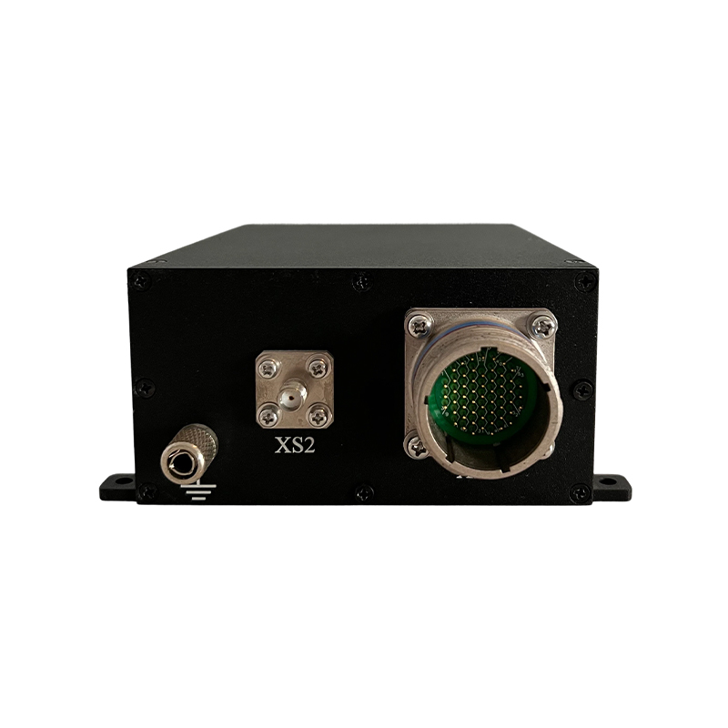 Does the airborne ais receiver have the long-lasting battery life to meet the needs of long-distance air transport?